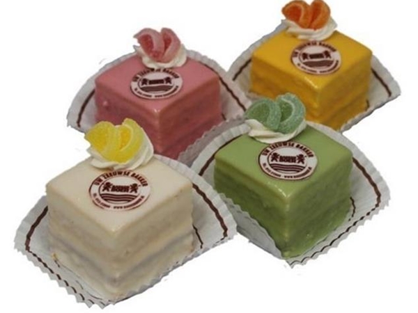 Petit fours classic met logo